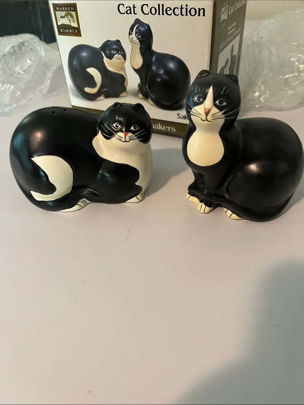 Sakura Black & White Cat Salt and Pepper Shaker Set